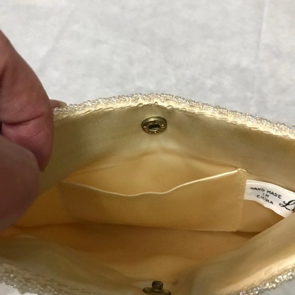 VINTAGE LE ROYALE WHITE BEADED EVENING BAG - Picture 3 of 5